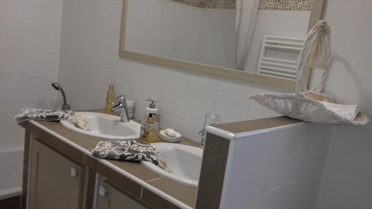 ヴィルヌーヴ・レ・ザヴィニョン La Mathilde Bed & Breakfast エクステリア 写真