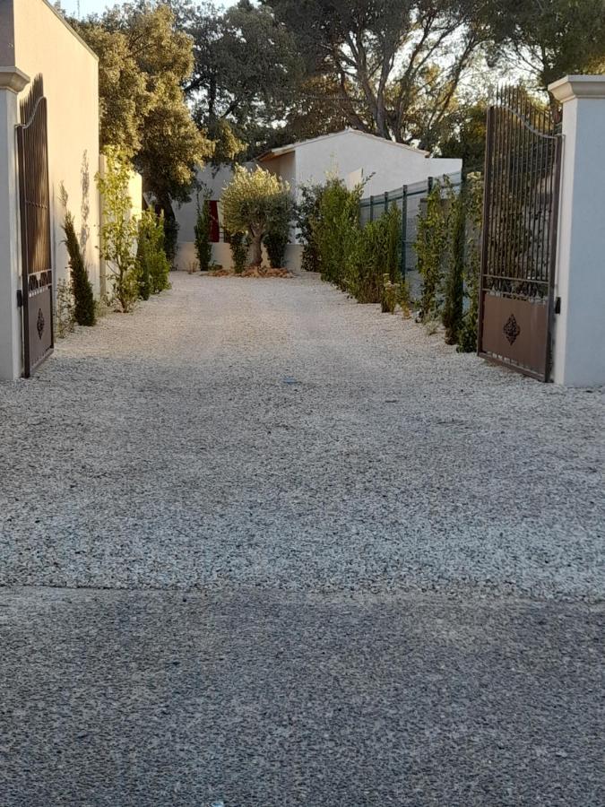 ヴィルヌーヴ・レ・ザヴィニョン La Mathilde Bed & Breakfast エクステリア 写真