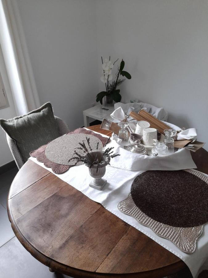 ヴィルヌーヴ・レ・ザヴィニョン La Mathilde Bed & Breakfast エクステリア 写真