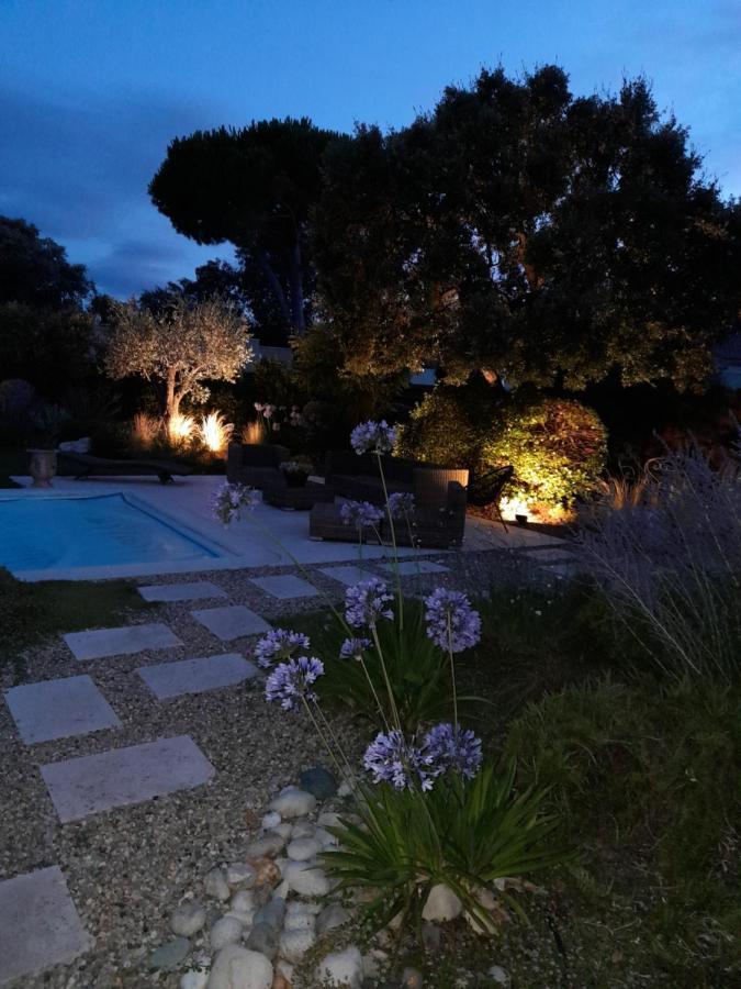 ヴィルヌーヴ・レ・ザヴィニョン La Mathilde Bed & Breakfast エクステリア 写真